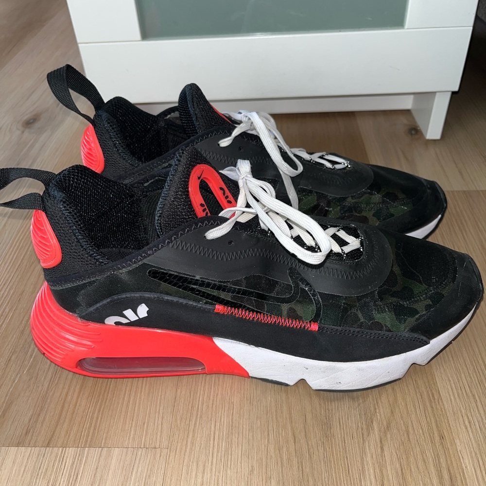 Nike Air Max 2090 - Size 12 - infrared/black